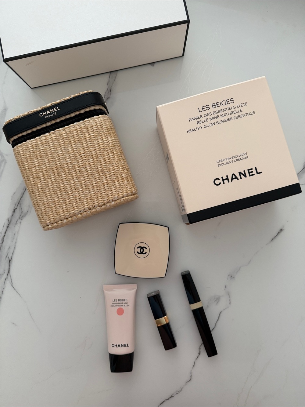 CHANEL Les Beiges Set in Beige and Black